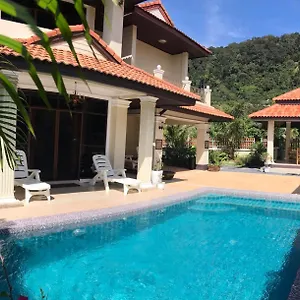 beautiful-thai-pool-villa.koh-lantahotels.net/